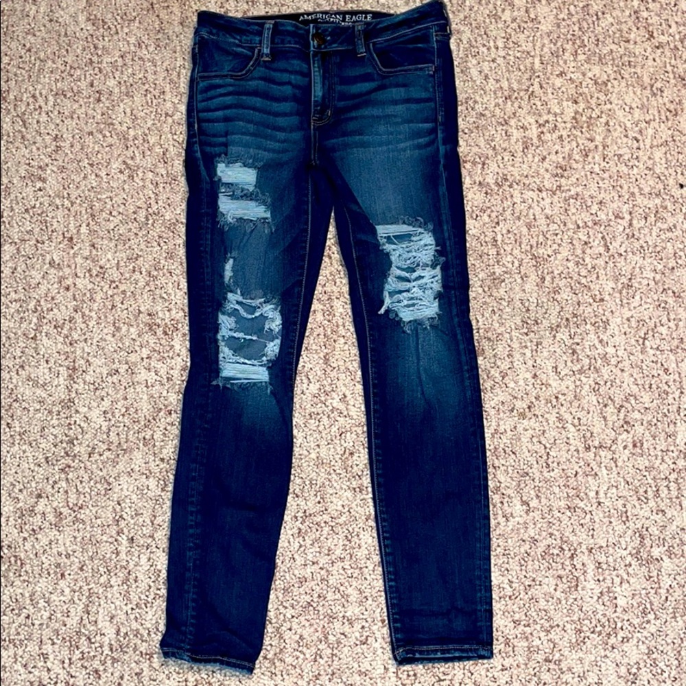 American Eagle destructed jegging